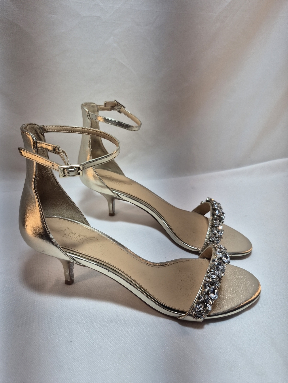 Badgley Mischka 9 Jewel Dash Beige Low Heels Champagne Satin Embellished Shoes